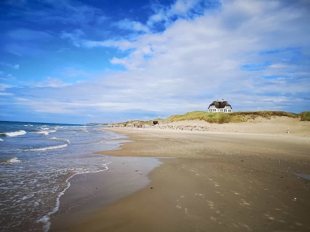 Strand an der Nordseeküste von Dänemark