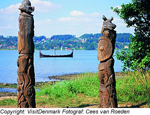 Winkingerschiff und Monumente in Vejle