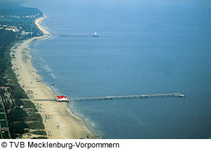 KaiserbÃ¤der SeebrÃ¼cke am Strand von Usedom